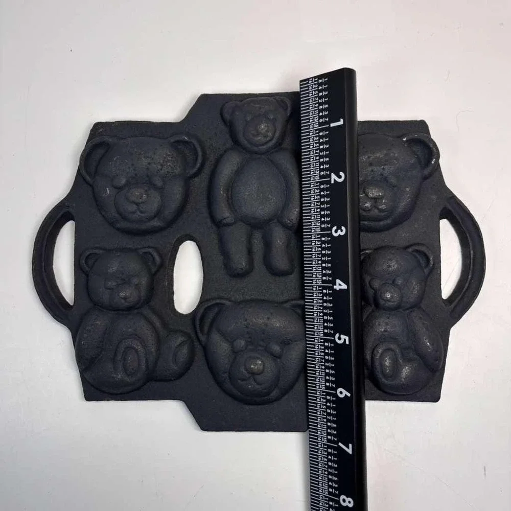 Vintage Cast Iron Teddy Bear Muffin Cookie Candy Mold 1980s 6‎ Bears 9 1/2
